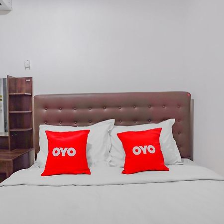 Hotel Spot On 90110 A1 Pakis Argosari Surabaya Exterior foto